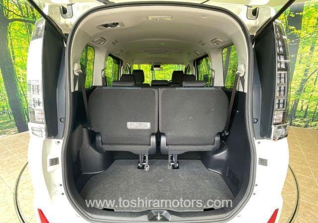 
								2016 TOYOTA VOXY ZS full									