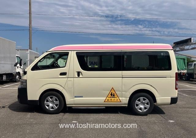
								2015 TOYOTA HIACE VAN 212/1.5 full									