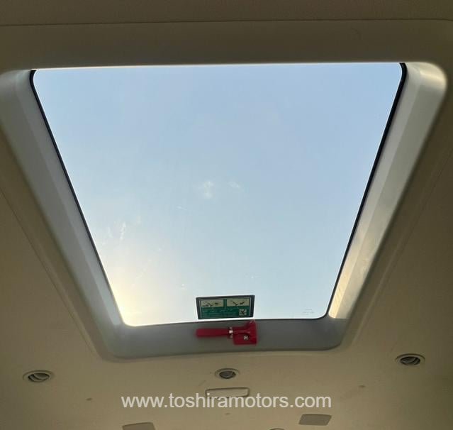 
								2022 TOYOTA HIACE VAN | PARKING SENSOR | BACK CAMERA full									