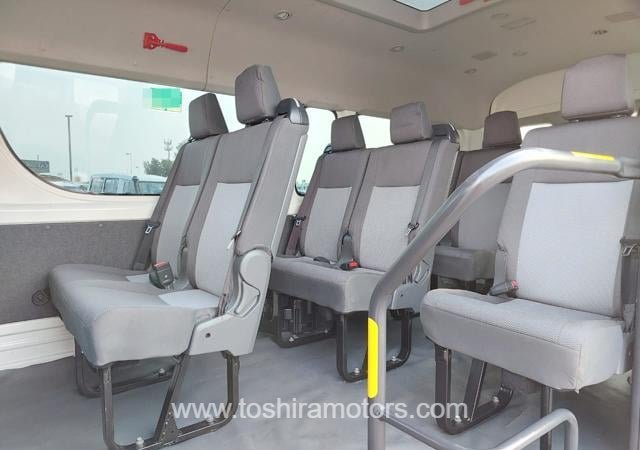 
								2021 TOYOTA HIACE COMMUTER full									