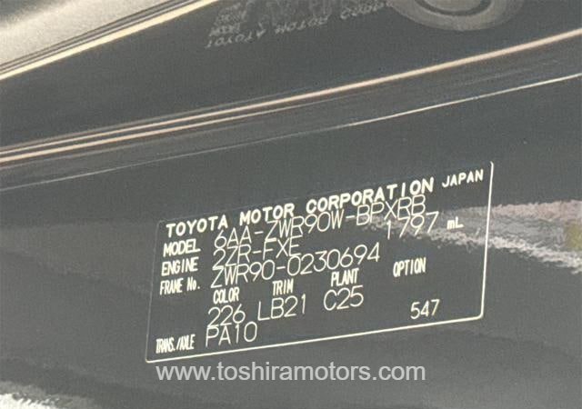 
								2025 TOYOTA VOXY full									