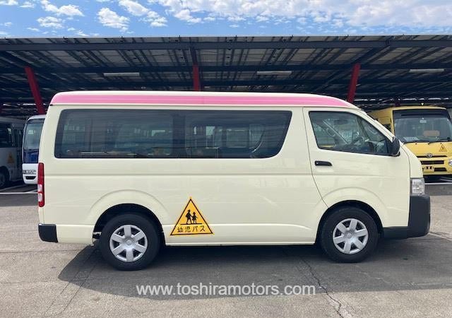 
								2015 TOYOTA HIACE VAN 212/1.5 full									