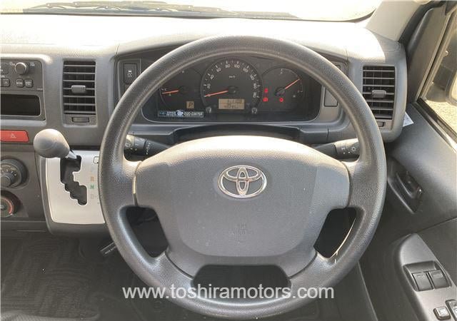 
								2022 TOYOTA HIACE VAN | PARKING SENSOR | BACK CAMERA full									