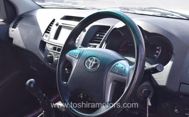 
								2014 TOYOTA HILUX full									