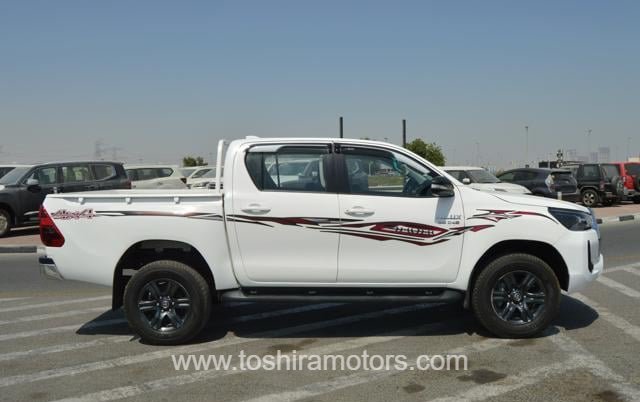 
								2023 TOYOTA HILUX SR5 full									
