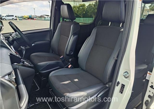 
								TOYOTA NOAH TSS  full									
