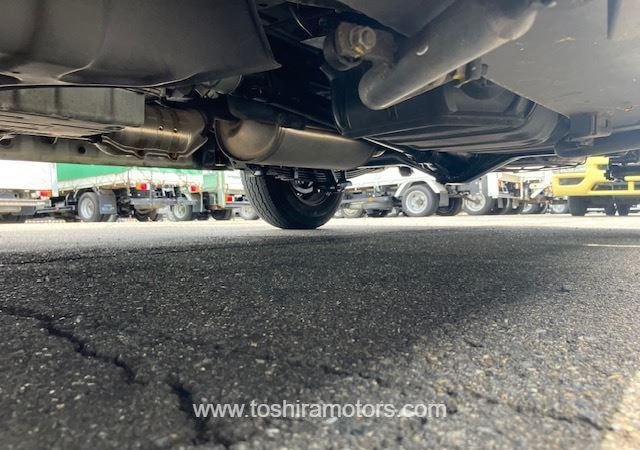 
								2015 TOYOTA HIACE VAN 212/1.5 full									