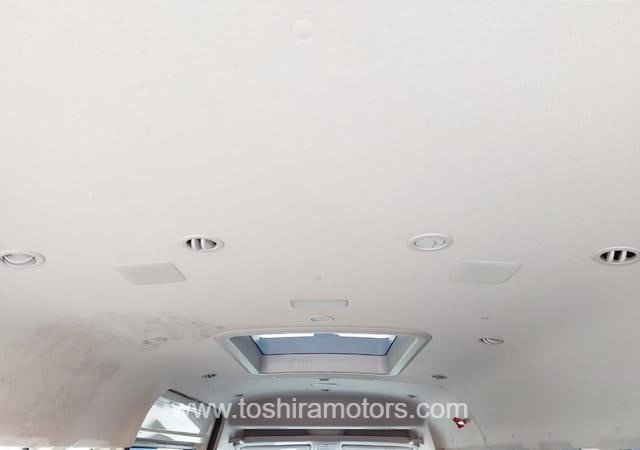 
								2021 TOYOTA HIACE COMMUTER full									