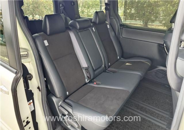 
								TOYOTA NOAH TSS  full									