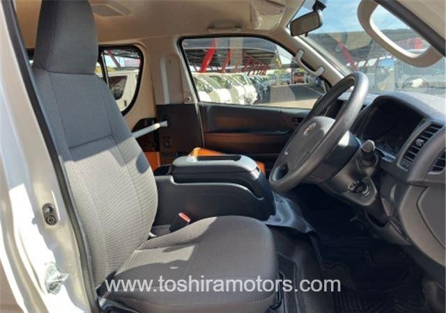 
								2019 TOYOTA HIACE VAN 212/1.5 full									