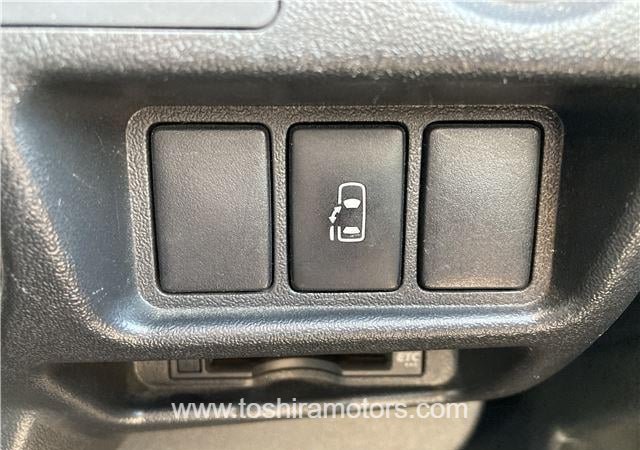 
								2022 TOYOTA HIACE VAN | PARKING SENSOR | BACK CAMERA full									