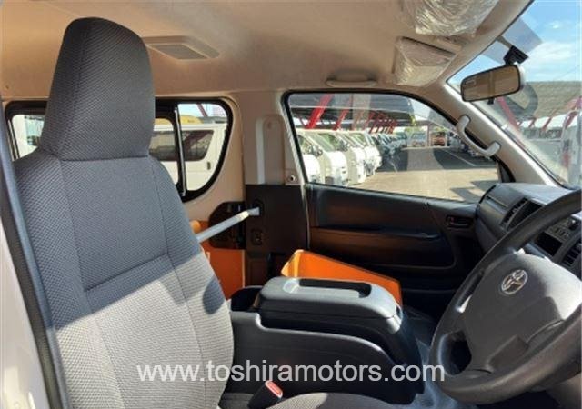 
								2019 TOYOTA HIACE VAN 212/1.5 full									