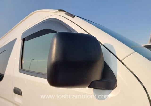 
								2015 TOYOTA HIACE COMMUTER full									