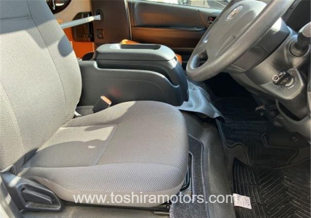 
								2019 TOYOTA HIACE VAN 212/1.5 full									