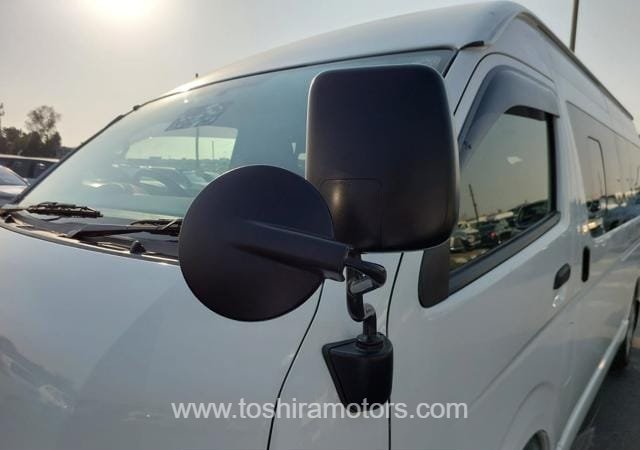 
								2015 TOYOTA HIACE COMMUTER full									