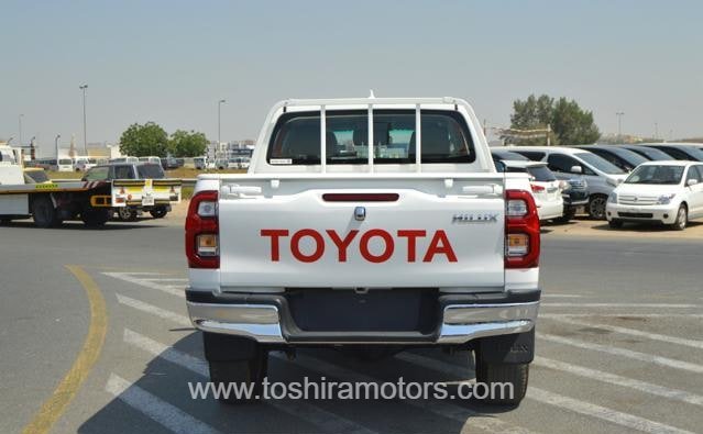 
								2023 TOYOTA HILUX SR5 full									