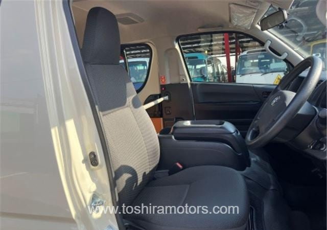 
								2020 TOYOTA HIACE VAN WD212/1.5 full									