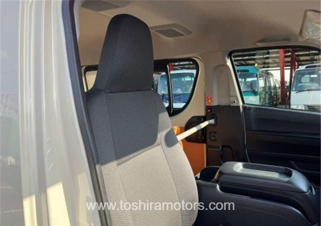 
								2020 TOYOTA HIACE VAN WD212/1.5 full									