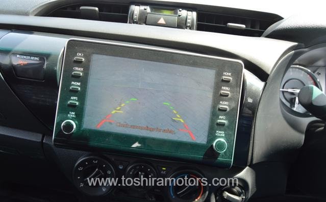 
								2023 TOYOTA HILUX SR5 full									