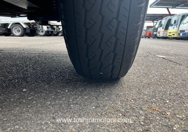 
								2015 TOYOTA HIACE VAN 212/1.5 full									