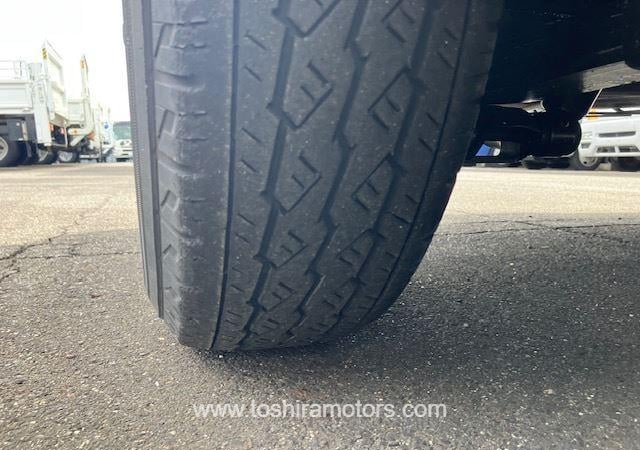 
								2015 TOYOTA HIACE VAN 212/1.5 full									