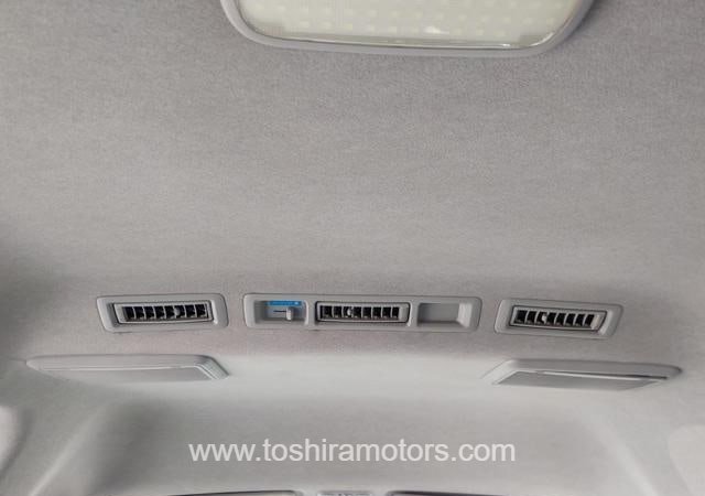 
								2016 TOYOTA HIACE COMMUTER POWER SLIDE PASSENGER DOOR full									