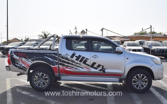 
								2014 TOYOTA HILUX full									