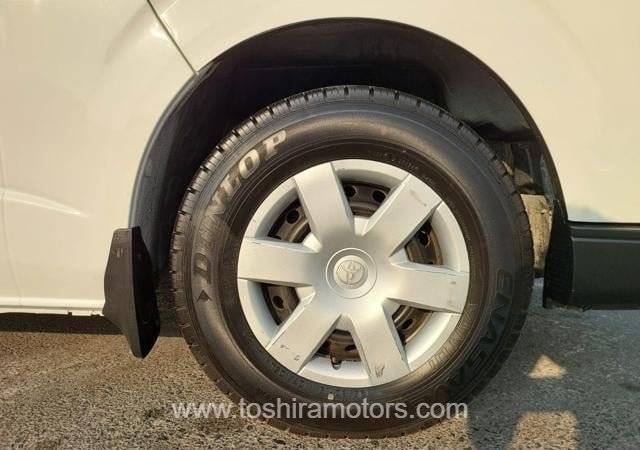 
								2015 TOYOTA HIACE COMMUTER full									