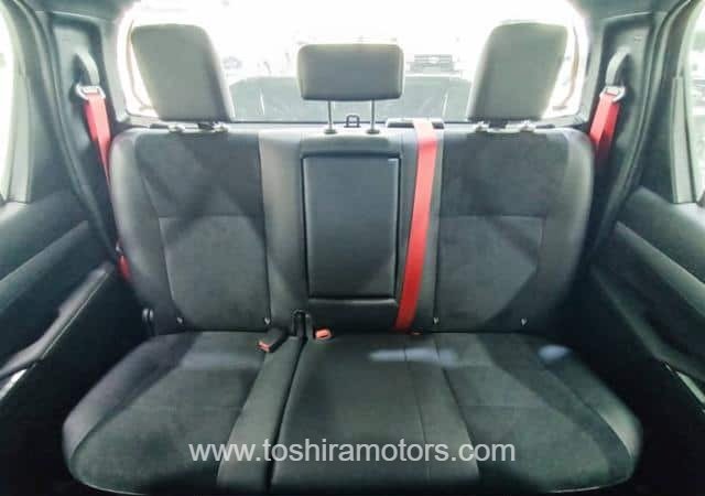 
								2024 TOYOTA HILUX 2.8 GR DOUBLE CAB full									