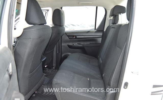 
								2023 TOYOTA HILUX SR5 full									