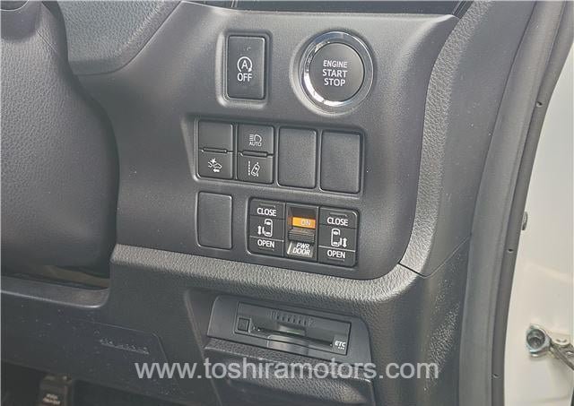 
								TOYOTA NOAH TSS  full									