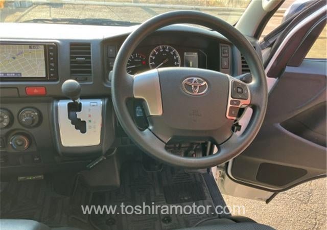 
								2023 TOYOTA HIACE VAN 418/1.5TSS full									