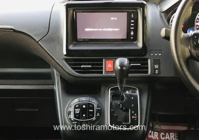 
								2015 TOYOTA NOAH G full									