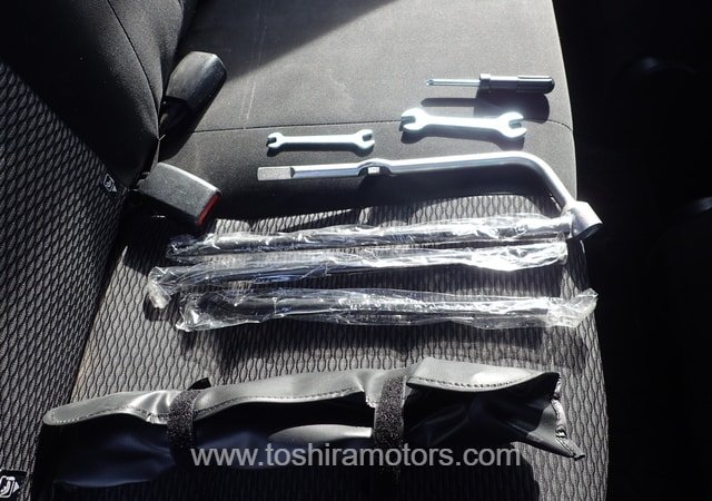 
								2021 TOYOTA HILUX X WCAB full									