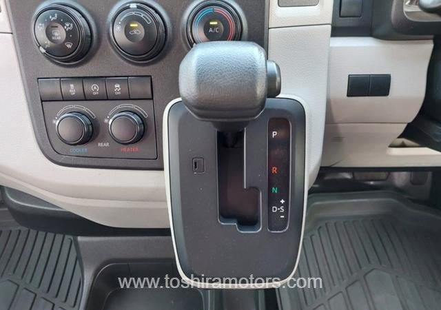 
								2021 TOYOTA HIACE COMMUTER full									