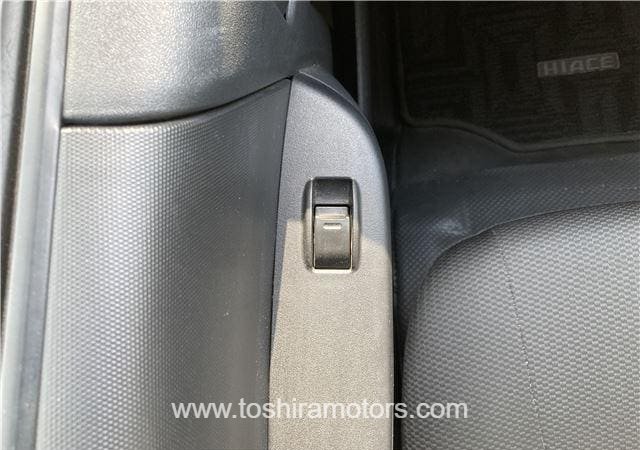 
								2022 TOYOTA HIACE VAN | PARKING SENSOR | BACK CAMERA full									