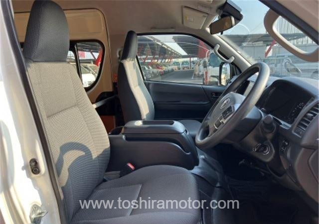 
								2023 TOYOTA HIACE VAN 418/1.5TSS full									