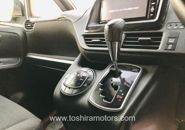 
								2015 TOYOTA NOAH G full									