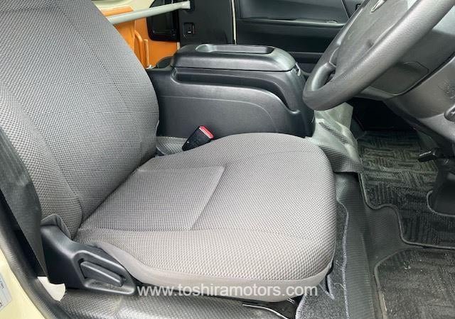 
								2015 TOYOTA HIACE VAN 212/1.5 full									