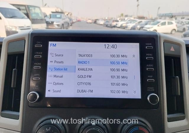 
								2021 TOYOTA HIACE COMMUTER full									