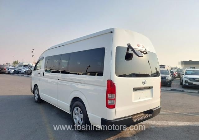 
								2015 TOYOTA HIACE COMMUTER full									