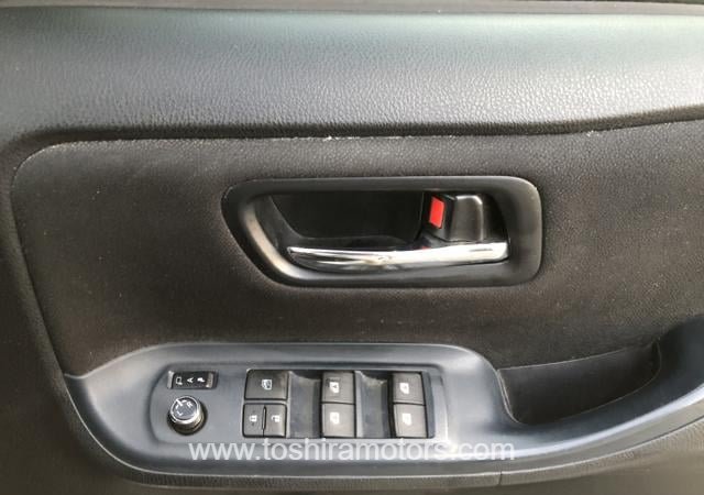 
								2015 TOYOTA NOAH G full									