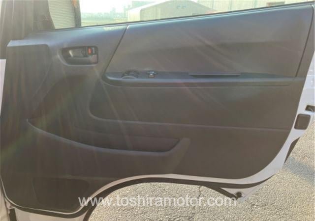 
								2023 TOYOTA HIACE VAN 418/1.5TSS full									