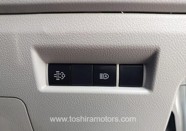 
								2021 TOYOTA HIACE COMMUTER full									