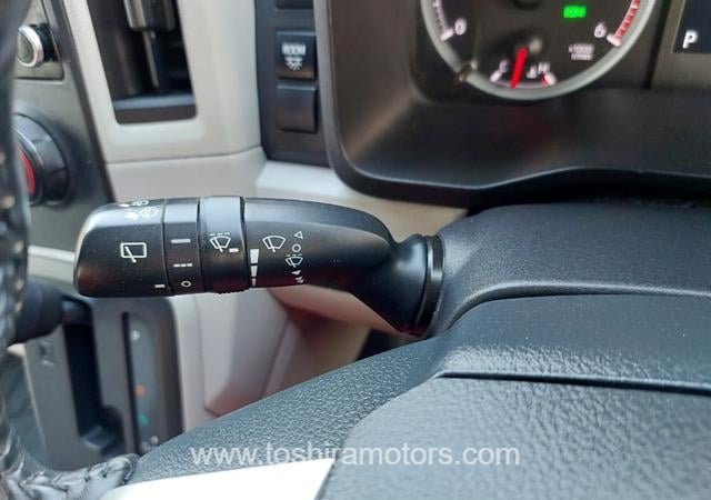 
								2021 TOYOTA HIACE COMMUTER full									