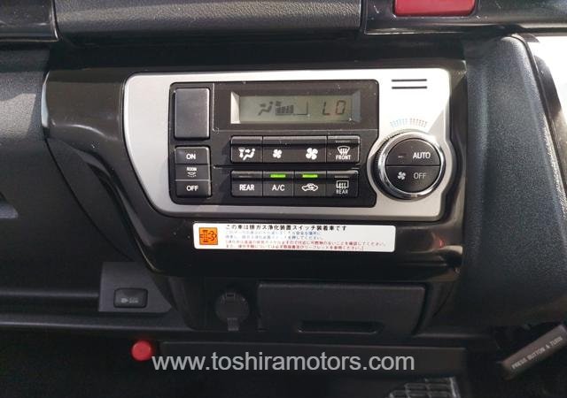 
								2016 TOYOTA HIACE COMMUTER POWER SLIDE PASSENGER DOOR full									