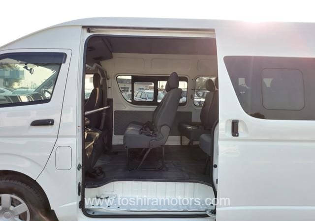 
								2015 TOYOTA HIACE COMMUTER full									