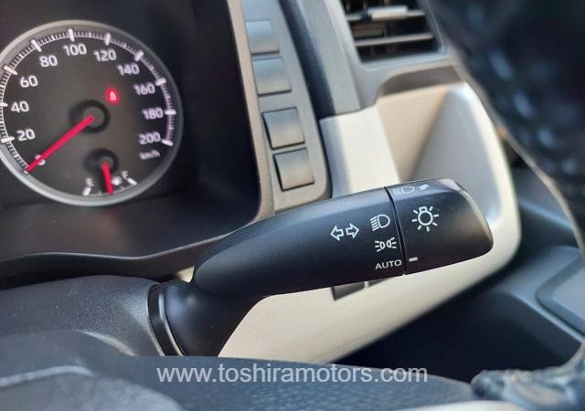 
								2021 TOYOTA HIACE COMMUTER full									