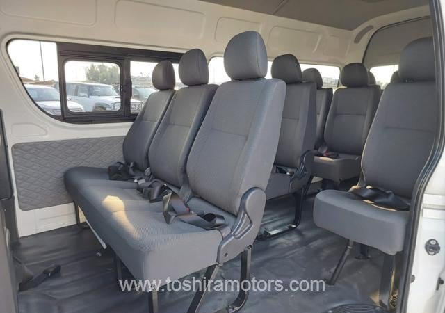 
								2015 TOYOTA HIACE COMMUTER full									