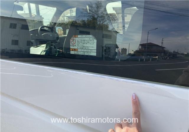 
								2022 TOYOTA HIACE VAN | PARKING SENSOR | BACK CAMERA full									